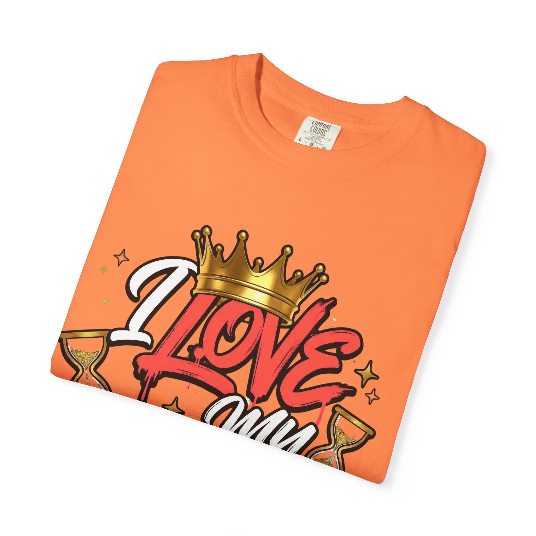 I Love My Curves Crown Graphic Tee – Bold Confidence Statement Shirt